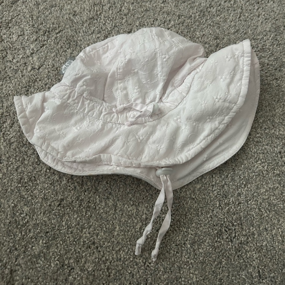 18/24M Eyelet Sun Hat